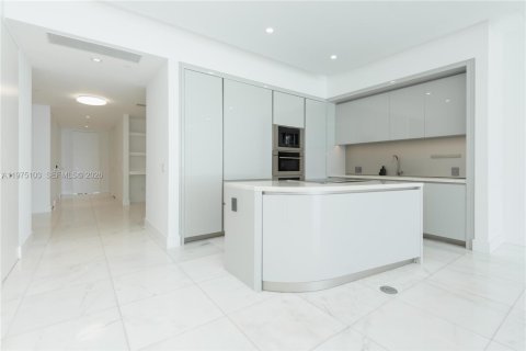 Copropriété à vendre à Sunny Isles Beach, Floride: 3 chambres, 229.28 m2 № 2041952 - photo 15