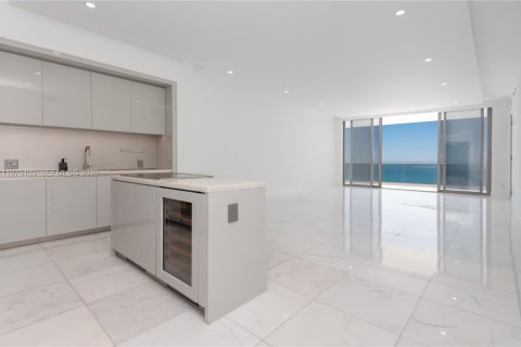 Copropriété à vendre à Sunny Isles Beach, Floride: 3 chambres, 229.28 m2 № 2041952 - photo 13