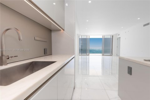Copropriété à vendre à Sunny Isles Beach, Floride: 3 chambres, 229.28 m2 № 2041952 - photo 16