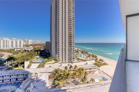 Copropriété à vendre à Sunny Isles Beach, Floride: 3 chambres, 229.28 m2 № 2041952 - photo 3