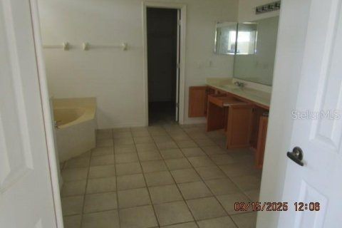 House in Casselberry, Florida 5 bedrooms, 313.64 sq.m. № 1905224 - photo 12