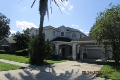 House in Casselberry, Florida 5 bedrooms, 313.64 sq.m. № 1905224 - photo 1