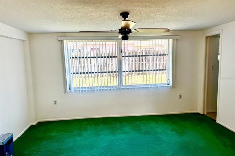 Villa ou maison à vendre à Port Richey, Floride: 2 chambres, 126.81 m2 № 2388785 - photo 12