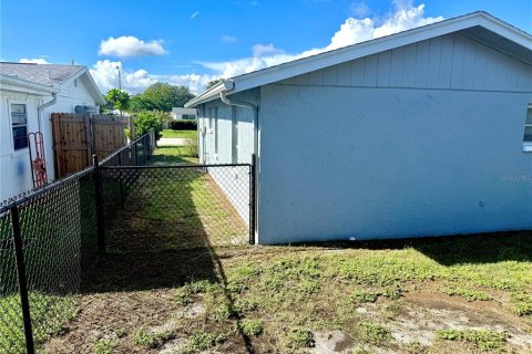 Villa ou maison à vendre à Port Richey, Floride: 2 chambres, 126.81 m2 № 2388785 - photo 5