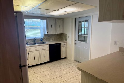 Villa ou maison à vendre à Port Richey, Floride: 2 chambres, 126.81 m2 № 2388785 - photo 14