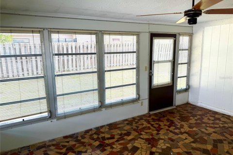 Villa ou maison à vendre à Port Richey, Floride: 2 chambres, 126.81 m2 № 2388785 - photo 19