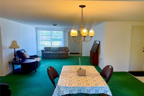Villa ou maison à vendre à Port Richey, Floride: 2 chambres, 126.81 m2 № 2388785 - photo 11