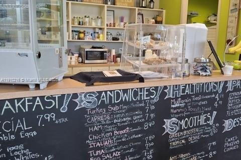 Propiedad comercial en venta en Fort Lauderdale, Florida № 1969359 - foto 2