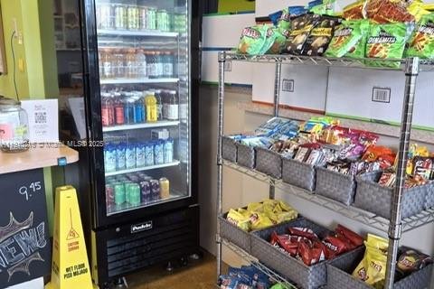 Propiedad comercial en venta en Fort Lauderdale, Florida № 1969359 - foto 5