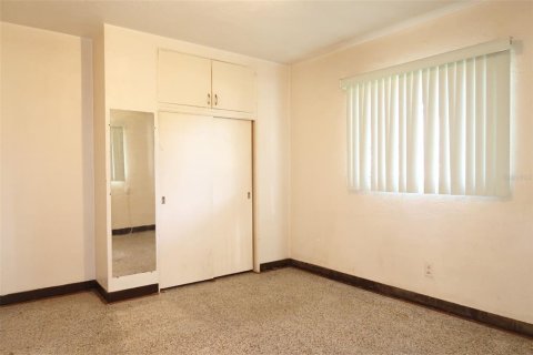 House in Saint Petersburg, Florida 3 bedrooms, 146.04 sq.m. № 1884141 - photo 8