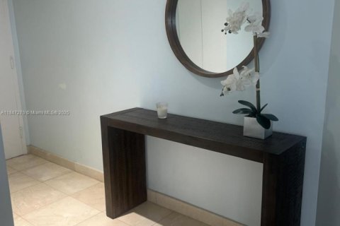 Condominio en alquiler en Miami Beach, Florida, 2 dormitorios, 128.21 m2 № 2060014 - foto 13
