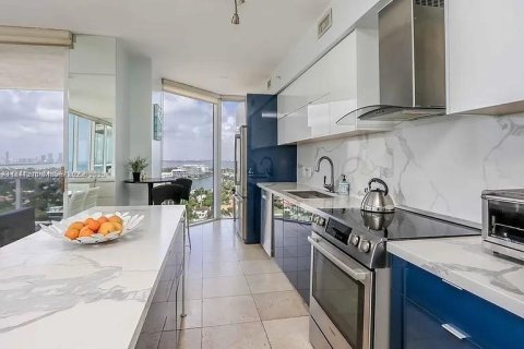 Condominio en alquiler en Miami Beach, Florida, 2 dormitorios, 128.21 m2 № 2060014 - foto 12
