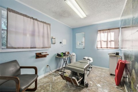 Commercial property in New Port Richey, Florida 217.11 sq.m. № 1525150 - photo 17