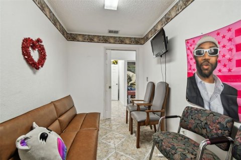 Commercial property in New Port Richey, Florida 217.11 sq.m. № 1525150 - photo 30