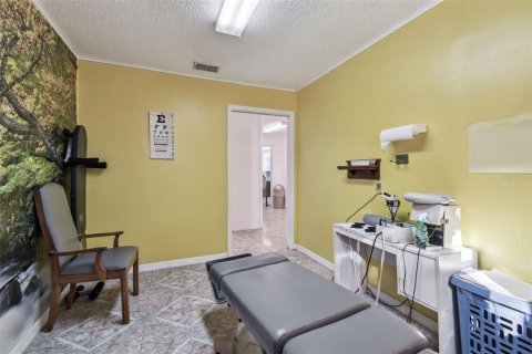 Commercial property in New Port Richey, Florida 217.11 sq.m. № 1525150 - photo 23