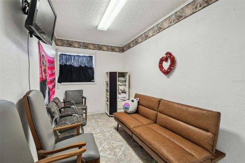 Commercial property in New Port Richey, Florida 217.11 sq.m. № 1525150 - photo 29