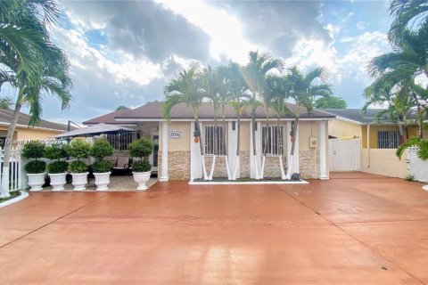 Villa ou maison à vendre à Miami Gardens, Floride: 3 chambres № 1950111 - photo 1
