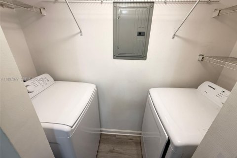 Купить кондоминиум в Санни-Айлс-Бич, Флорида 3 спальни, 125.7м2, № 1739560 - фото 26