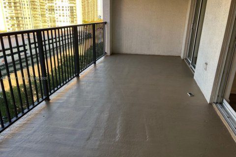 Condo in Sunny Isles Beach, Florida, 3 bedrooms  № 1739560 - photo 25