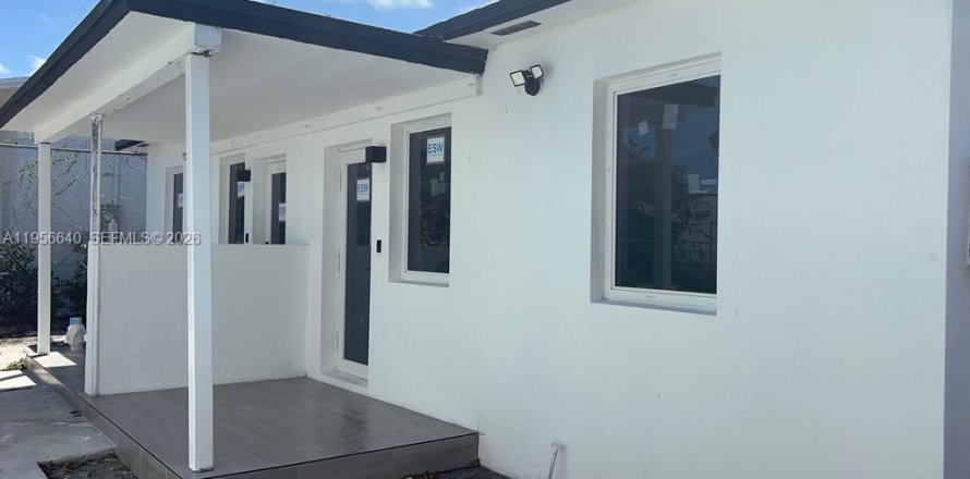 Immobilier commercial à Hallandale Beach, Floride 445.65 m2 № 2153487