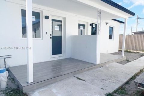 Immobilier commercial à vendre à Hallandale Beach, Floride: 445.65 m2 № 2153487 - photo 22