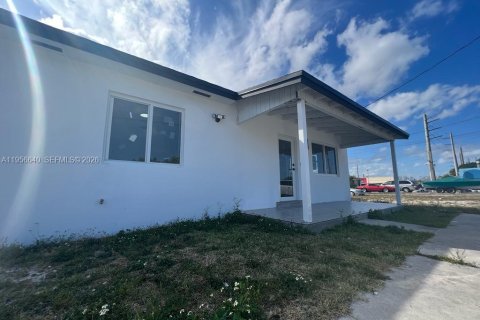 Immobilier commercial à vendre à Hallandale Beach, Floride: 445.65 m2 № 2153487 - photo 21