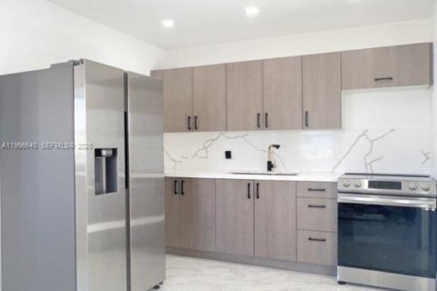 Immobilier commercial à vendre à Hallandale Beach, Floride: 445.65 m2 № 2153487 - photo 4