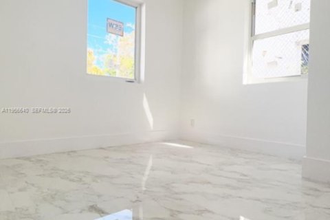 Immobilier commercial à vendre à Hallandale Beach, Floride: 445.65 m2 № 2153487 - photo 15