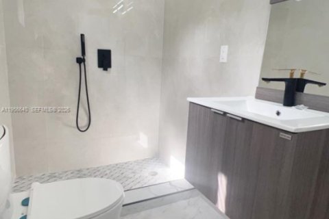 Immobilier commercial à vendre à Hallandale Beach, Floride: 445.65 m2 № 2153487 - photo 9