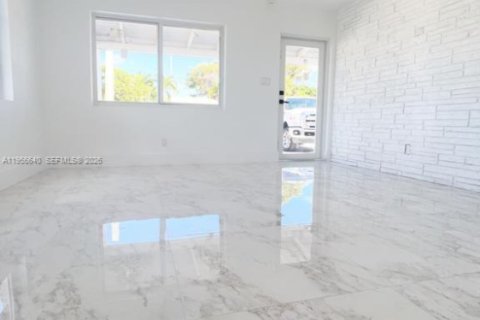 Immobilier commercial à vendre à Hallandale Beach, Floride: 445.65 m2 № 2153487 - photo 6