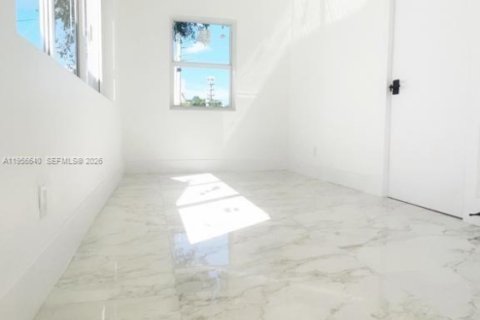 Immobilier commercial à vendre à Hallandale Beach, Floride: 445.65 m2 № 2153487 - photo 19