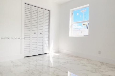 Immobilier commercial à vendre à Hallandale Beach, Floride: 445.65 m2 № 2153487 - photo 18