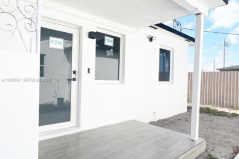 Immobilier commercial à vendre à Hallandale Beach, Floride: 445.65 m2 № 2153487 - photo 23