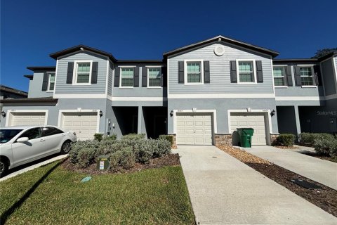 Touwnhouse à louer à Zephyrhills, Floride: 3 chambres, 151.8 m2 № 2157609 - photo 2
