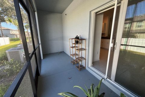 Touwnhouse à louer à Zephyrhills, Floride: 3 chambres, 151.8 m2 № 2157609 - photo 12