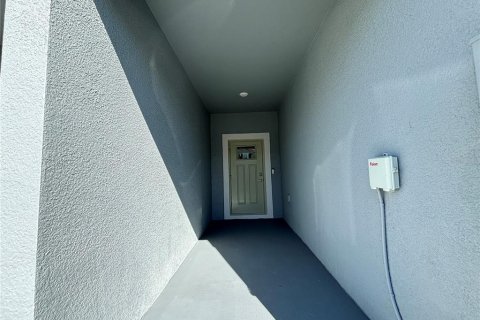Touwnhouse à louer à Zephyrhills, Floride: 3 chambres, 151.8 m2 № 2157609 - photo 3