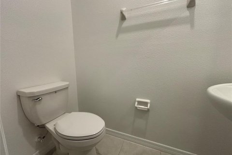 Touwnhouse à louer à Zephyrhills, Floride: 3 chambres, 151.8 m2 № 2157609 - photo 8