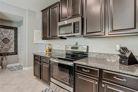 House in Wesley Chapel, Florida 3 bedrooms, 199.18 sq.m. № 1717649 - photo 20