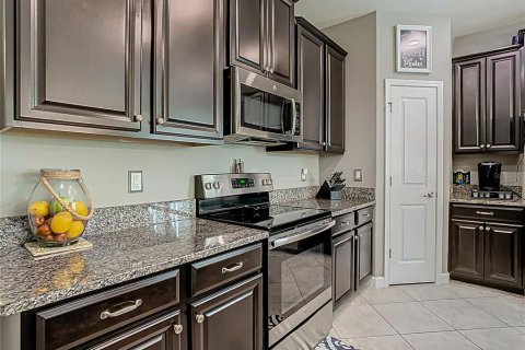 House in Wesley Chapel, Florida 3 bedrooms, 199.18 sq.m. № 1717649 - photo 18