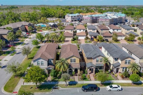 House in Wesley Chapel, Florida 3 bedrooms, 199.18 sq.m. № 1717649 - photo 5