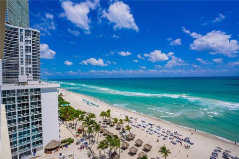 Condominio en alquiler en Sunny Isles Beach, Florida, 2 dormitorios, 148.83 m2 № 1977555 - foto 28