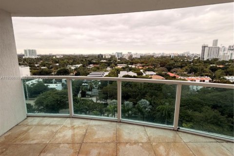 Снять в аренду кондоминиум в Майами, Флорида 2 спальни, 127м2, № 1994725 - фото 29