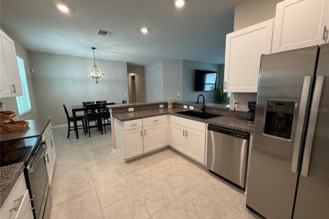 House in Land O' Lakes, Florida 3 bedrooms, 152.08 sq.m. № 2101488 - photo 8