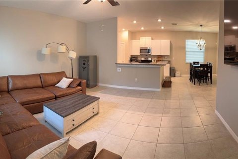 House in Land O' Lakes, Florida 3 bedrooms, 152.08 sq.m. № 2101488 - photo 6