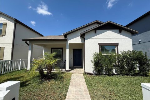 House in Land O' Lakes, Florida 3 bedrooms, 152.08 sq.m. № 2101488 - photo 2
