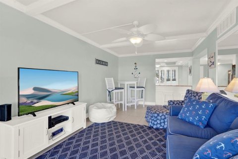 Condo in New Smyrna Beach, Florida, 1 bedroom  № 1564571 - photo 2