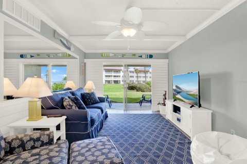 Condo in New Smyrna Beach, Florida, 1 bedroom  № 1564571 - photo 4