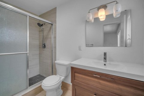 Condo in Coral Springs, Florida, 2 bedrooms № 2191000 - photo 16