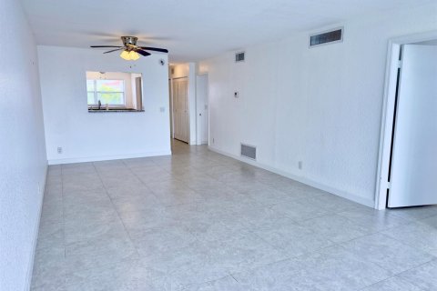 Купить кондоминиум в Бойнтон-Бич, Флорида 5 комнат, 89.46м2, № 2085524 - фото 6