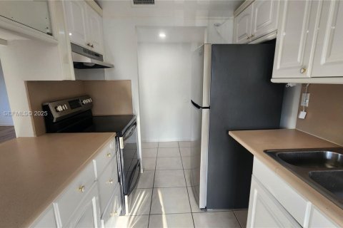 Condominio en venta en Hollywood, Florida, 3 dormitorios, 201.41 m2 № 2034755 - foto 11